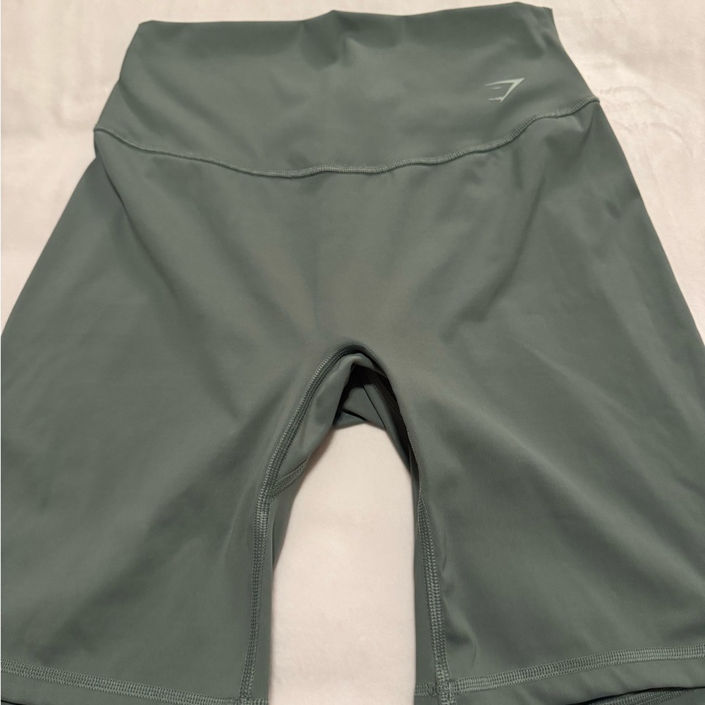 Gymshark Olive Bike Shorts for Women NEW Medium - Picture 5 of 8